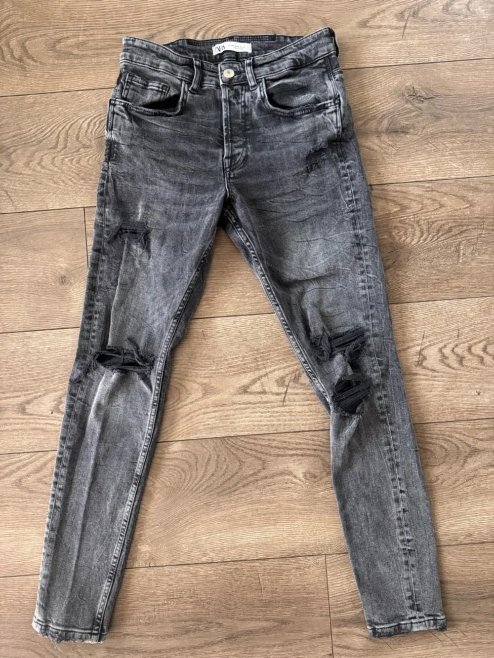 Zara Men’s Black Skinny Ripped Jeans, Size US 30